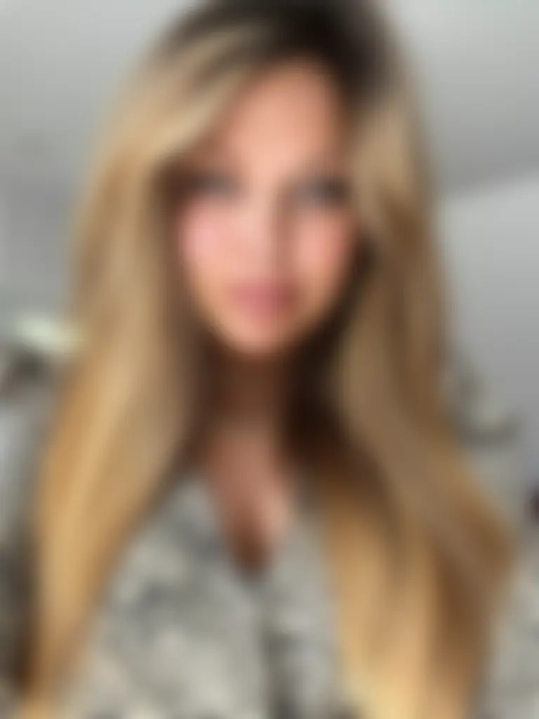 Olena Profile image 2