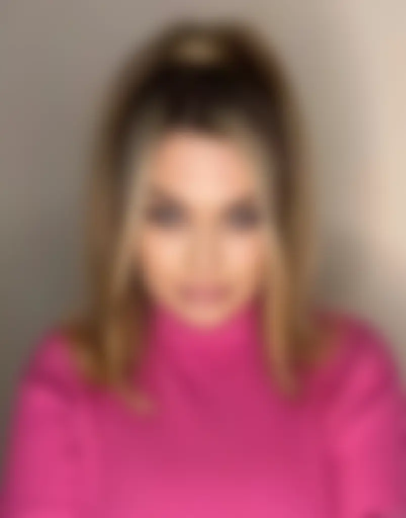 Olena Profile image 4