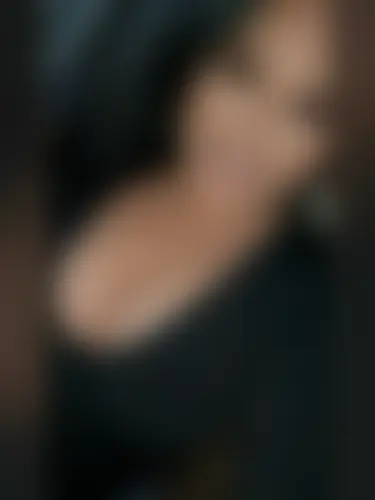 ArtisticHottie Profile image 1